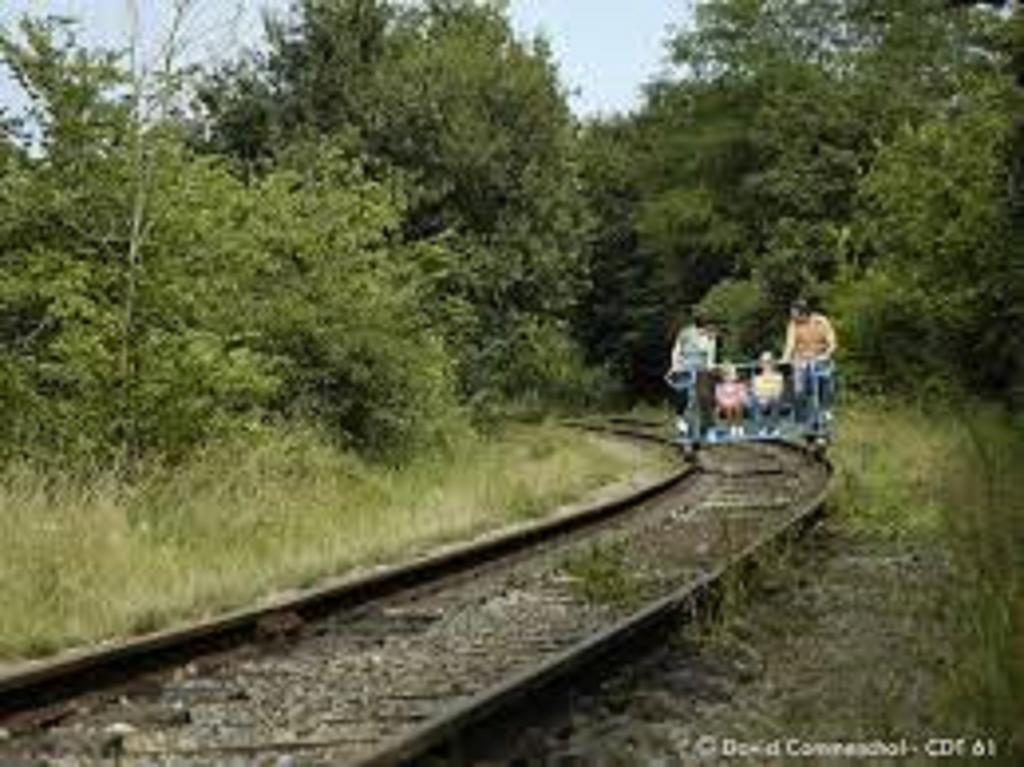 Ma Cabane Du Canada Combray ภายนอก รูปภาพ